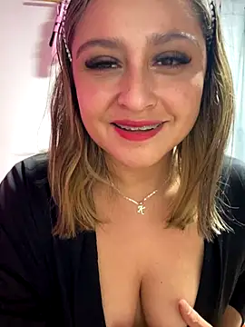 Keittly  online show from September 19, 2025, 12:45 am