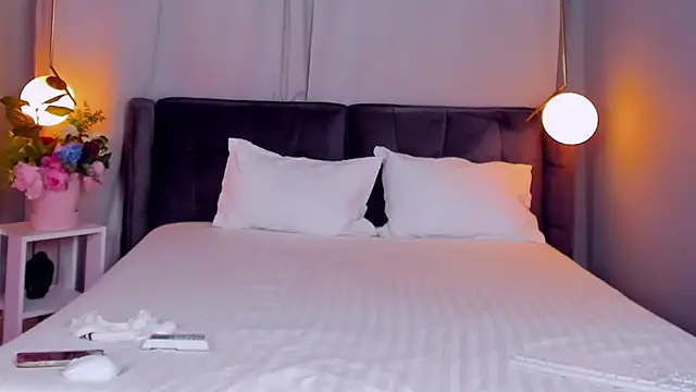 CarlaWhite online show from March 20, 2025, 8:09 am