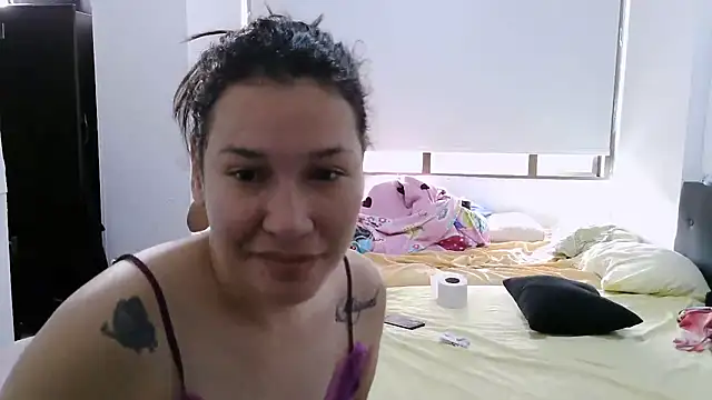 luxandracon23 online show from October 17, 2025, 2:41 pm