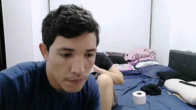 luxandracon23 online show from November 12, 2025, 4:35 am