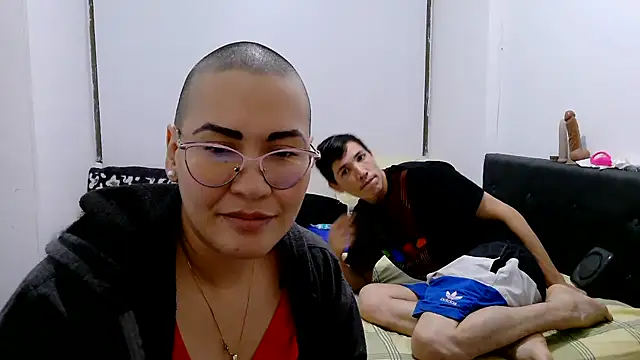 luxandracon23 online show from November 21, 2025, 3:16 am