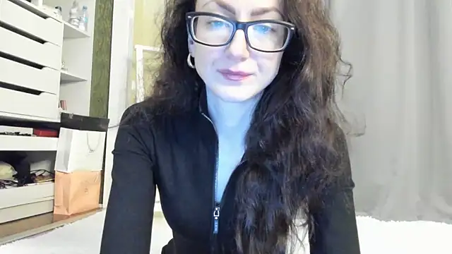 Baby Jewel online show from November 28, 2025, 11:13 am