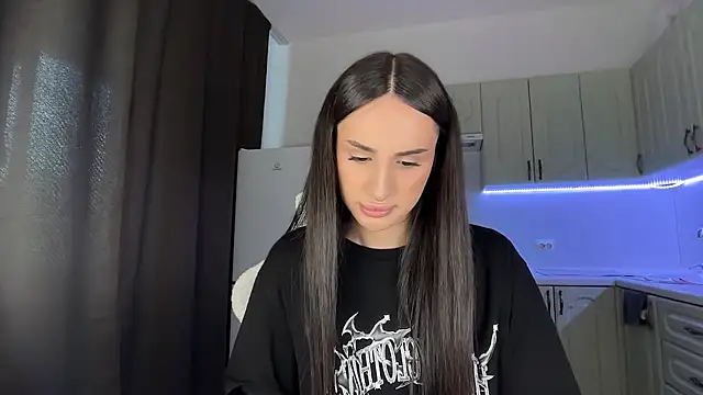 Kim Oberlin  online show from March 18, 2026, 12:08 pm