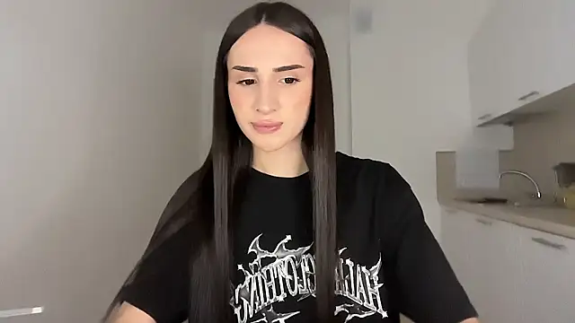 Kim Oberlin  online show from April 14, 2026, 11:16 am