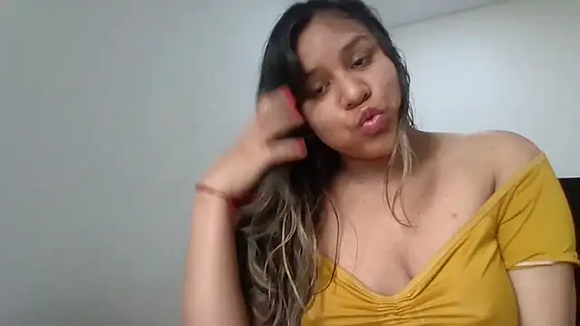 stephanieross202cl online show from February 22, 2026, 9:35 pm
