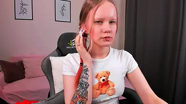 boostyboobs online show from February 27, 2025, 9:04 pm