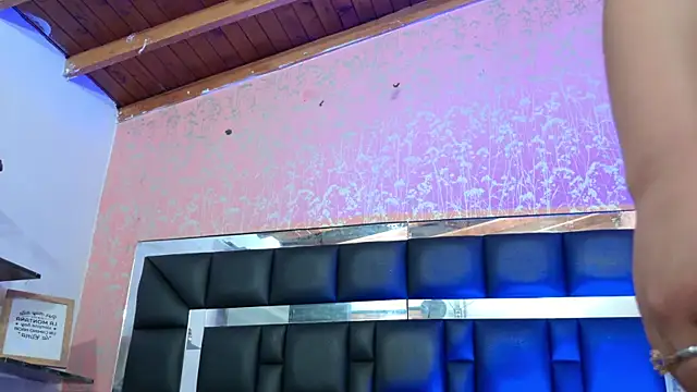 Sofia martiin online show from October 3, 2025, 3:03 am