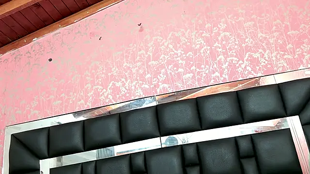 Sofia martiin online show from October 16, 2025, 3:07 am