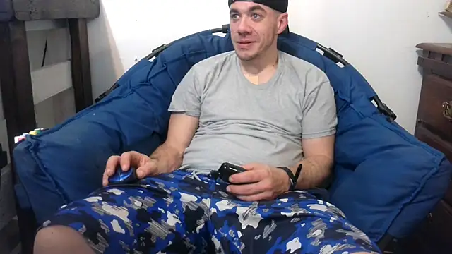 ScubaStevex online show from February 20, 2025, 4:03 pm