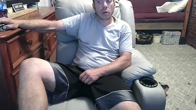 ScubaStevex online show from September 30, 2025, 7:13 am