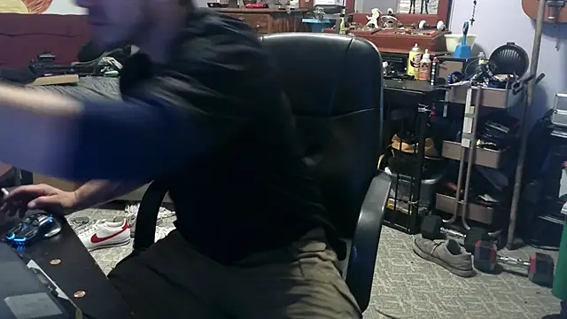 ScubaStevex online show from November 2, 2025, 4:20 pm