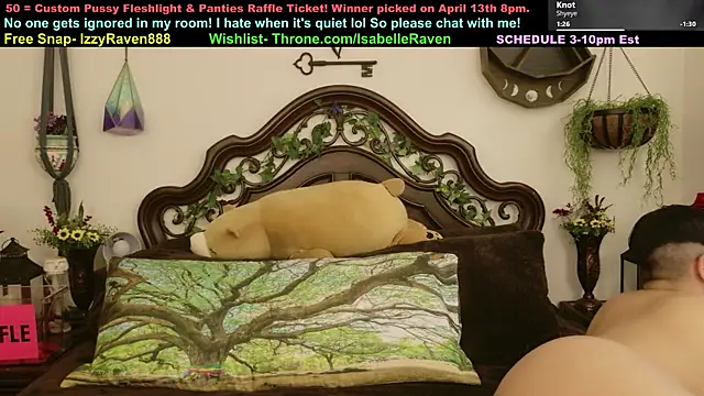 IsabelleRaven online show from April 7, 2026, 9:15 pm