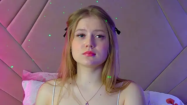 SelinSwarovski online show from February 28, 2025, 11:56 pm