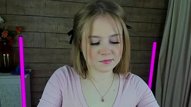 SelinSwarovski online show from March 1, 2025, 4:22 pm