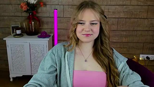 SelinSwarovski online show from March 10, 2025, 10:45 pm