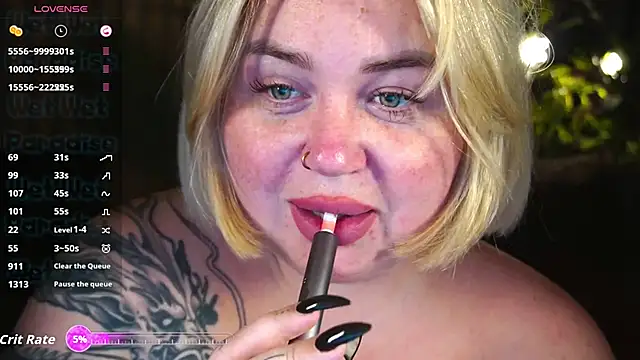 Snapshot of ZaraReignn chatting on November 6, 2025, 9:05 pm ZaraReignn online show from November 6, 2025, 9:05 pm