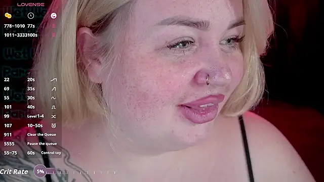 Snapshot of ZaraReignn chatting on November 16, 2025, 2:11 pm ZaraReignn online show from November 16, 2025, 2:11 pm