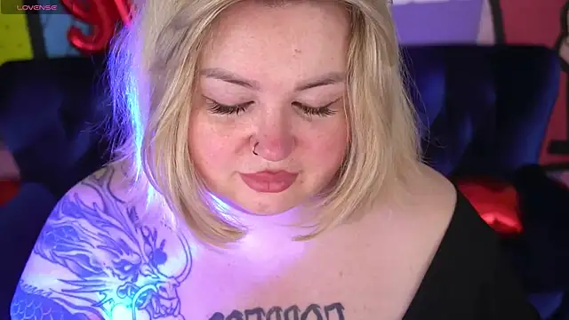 Snapshot of ZaraReignn chatting on February 6, 2026, 8:34 pm ZaraReignn online show from February 6, 2026, 8:34 pm