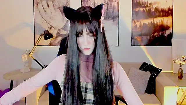 Snapshot of LuxRayi chatting on January 28, 2025, 6:17 pm LuxRayi online show from January 28, 2025, 6:17 pm