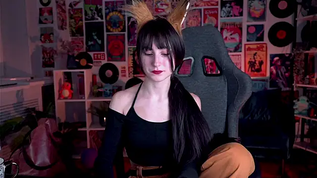 Snapshot of LuxRayi chatting on February 1, 2025, 6:08 pm LuxRayi online show from February 1, 2025, 6:08 pm