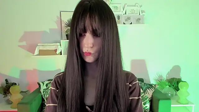 Snapshot of LuxRayi chatting on February 2, 2025, 2:56 pm LuxRayi online show from February 2, 2025, 2:56 pm