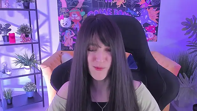 Snapshot of LuxRayi chatting on February 5, 2025, 6:04 pm LuxRayi online show from February 5, 2025, 6:04 pm