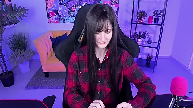 Snapshot of LuxRayi chatting on March 13, 2025, 8:54 pm LuxRayi online show from March 13, 2025, 8:54 pm