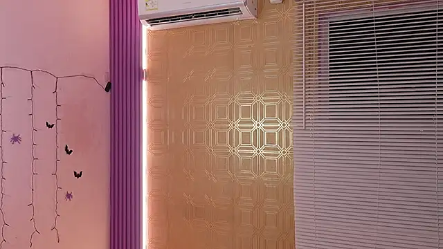 Bella19  online show from October 28, 2025, 8:11 pm