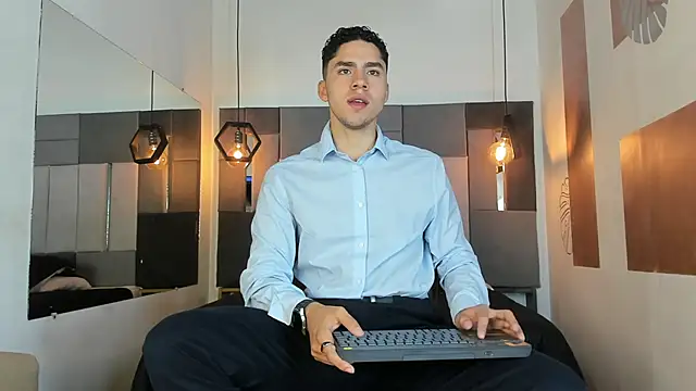 LiamNovak online show from February 16, 2026, 12:34 pm