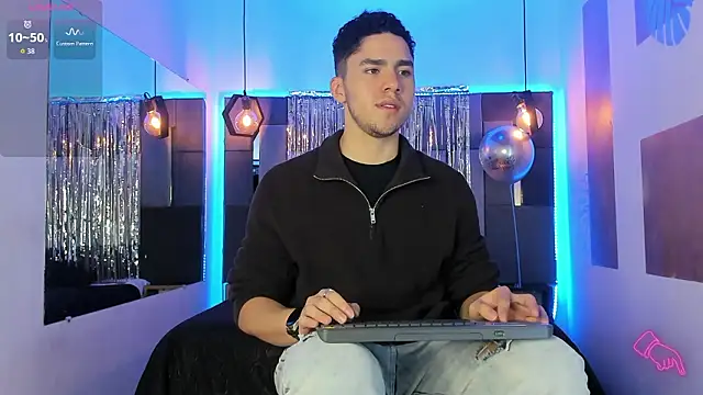 LiamNovak online show from February 20, 2026, 12:49 pm