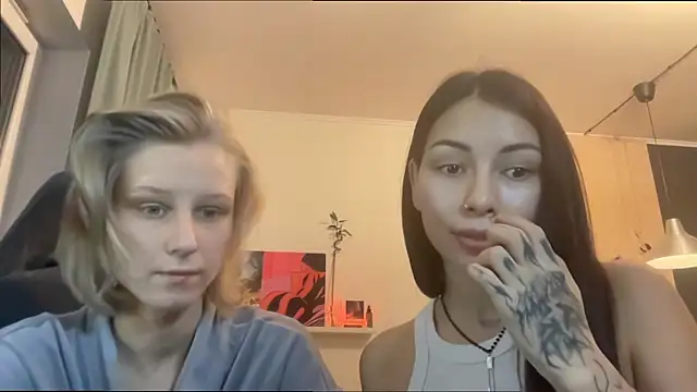 KatiKate online show from October 31, 2025, 3:46 pm