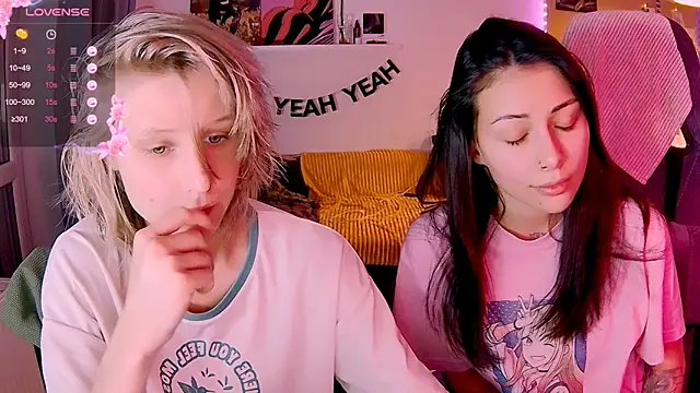 KatiKate online show from November 30, 2025, 2:54 pm