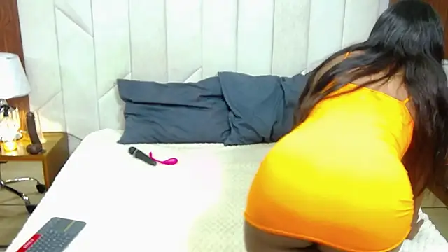 KloheCurvy online show from February 14, 2025, 12:36 pm