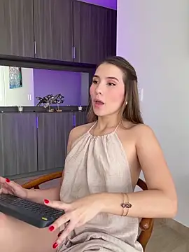 SophieRaily  online show from March 20, 2025, 9:24 pm