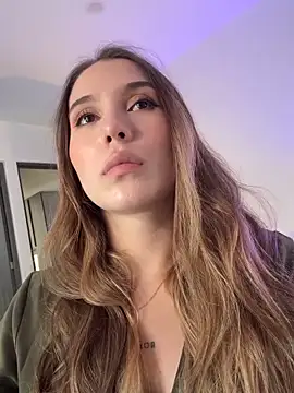 SophieRaily  online show from October 1, 2025, 6:58 pm