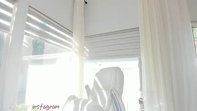 Snapshot of missdiamond_ chatting on March 8, 2025, 5:38 am missdiamond online show from March 8, 2025, 5:38 am