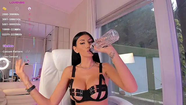 Snapshot of missdiamond_ chatting on December 14, 2025, 8:20 am missdiamond online show from December 14, 2025, 8:20 am