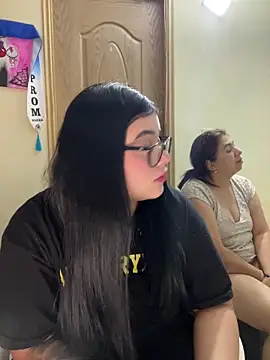 Snapshot of alissonfernandez_ chatting on February 21, 2026, 11:00 am alissonfernandez online show from February 21, 2026, 11:00 am