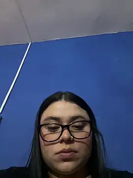 alissonfernandez  online show from April 11, 2026, 10:47 pm