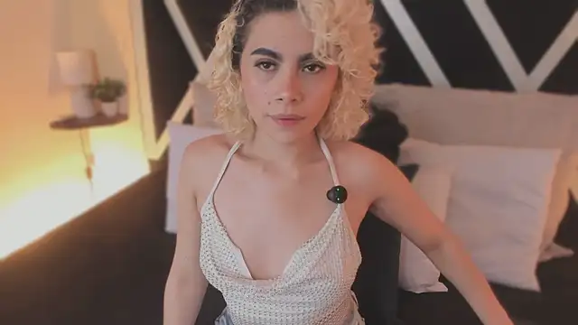 Snapshot of marian_pinzon chatting on November 18, 2025, 2:39 am marian pinzon online show from November 18, 2025, 2:39 am