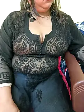 Snapshot of Simran-Kudi chatting on January 3, 2025, 7:49 am Simran-Kudi online show from January 3, 2025, 7:49 am