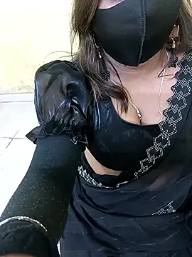 Snapshot of Simran-Kudi chatting on February 14, 2025, 12:57 pm Simran-Kudi online show from February 14, 2025, 12:57 pm