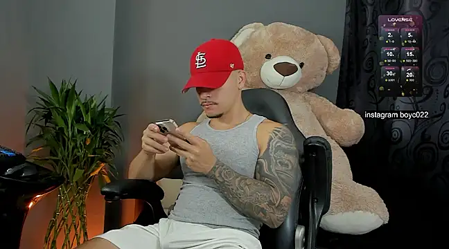 boyc022  online show from February 21, 2025, 12:28 pm