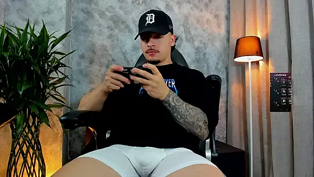 boyc022  online show from November 28, 2025, 12:35 am