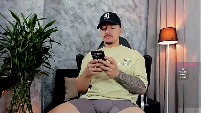 boyc022  online show from March 9, 2026, 12:20 pm