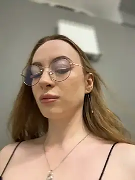  AngelMoon  online show from December 22, 2025, 3:58 am