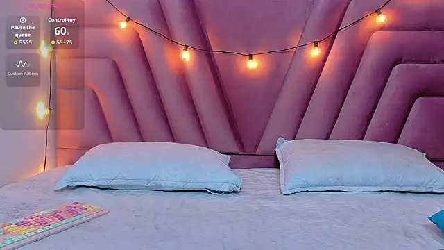 Snapshot of hornybarelylegalgirl chatting on October 27, 2025, 12:42 pm hornybarelylegalgirl online show from October 27, 2025, 12:42 pm