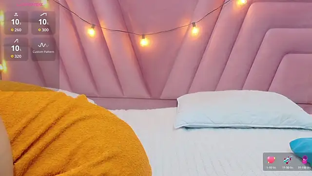 Snapshot of hornybarelylegalgirl chatting on November 4, 2025, 12:59 pm hornybarelylegalgirl online show from November 4, 2025, 12:59 pm