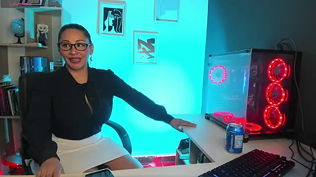 Sue Wolls online show from January 14, 2025, 9:30 pm