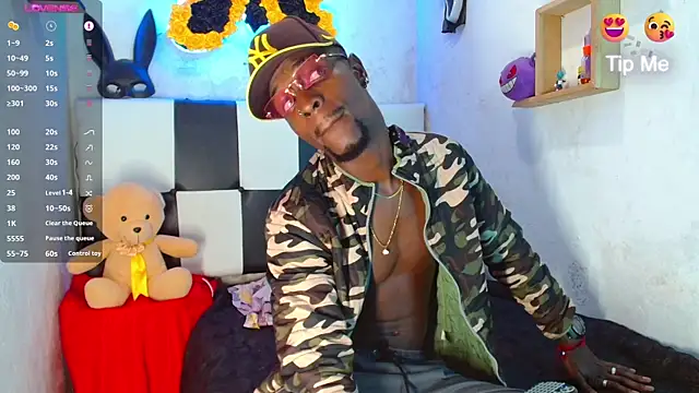 Aroonpapisex online show from April 3, 2026, 4:21 am